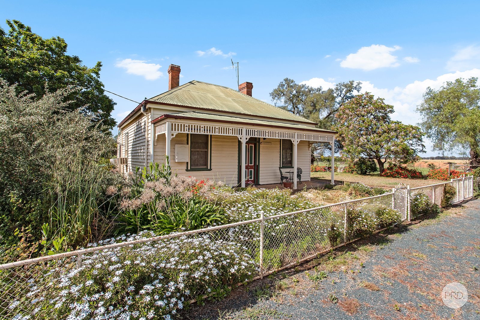 6 Railway Place South GOORNONG 2