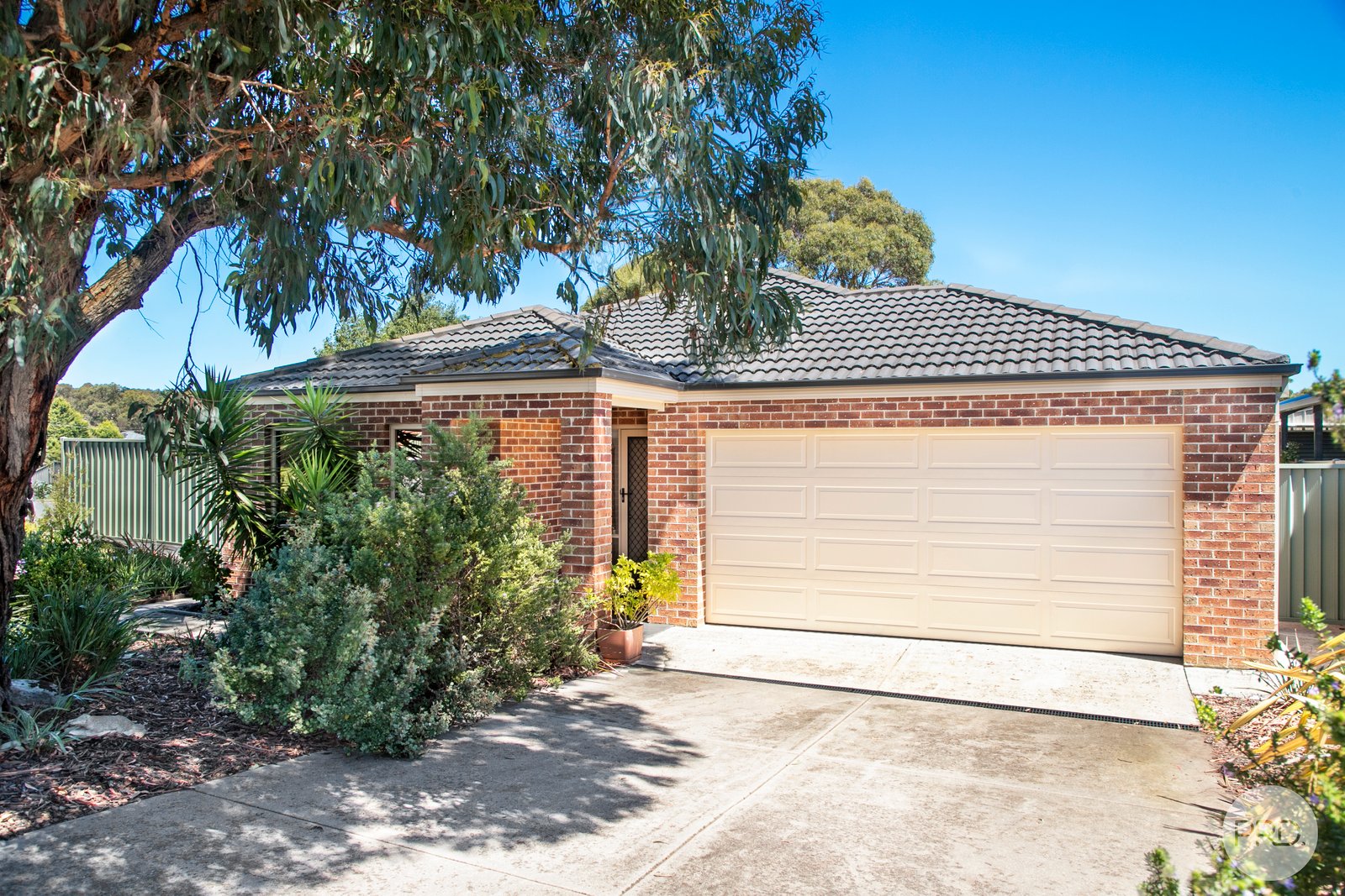6 Rattray Court CANADIAN 1