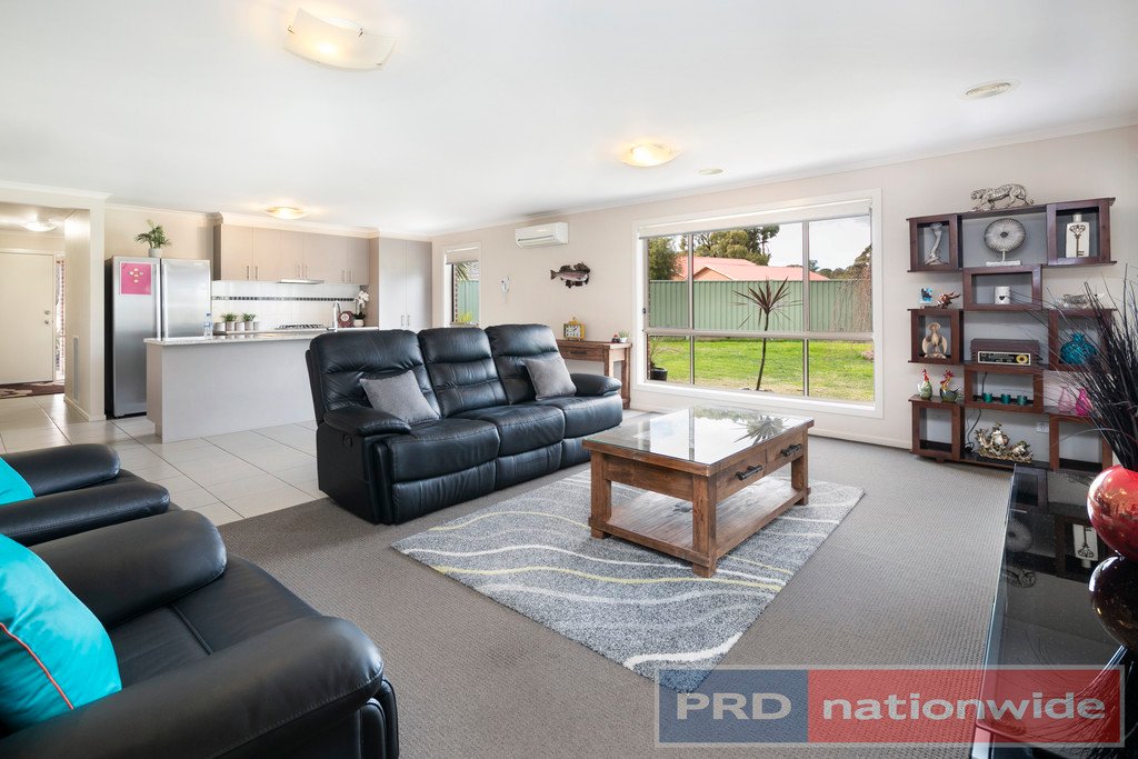 6 Rattray Court CANADIAN 9