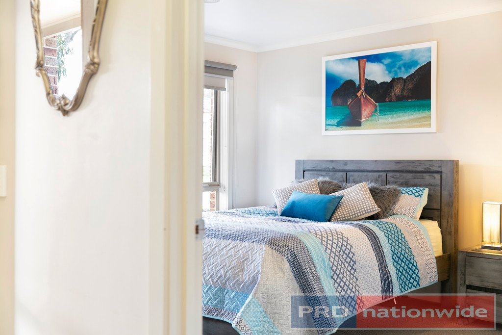 6 Rattray Court CANADIAN 12