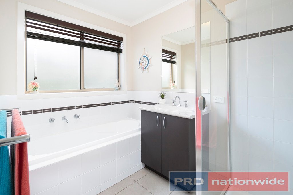 6 Rattray Court CANADIAN 14