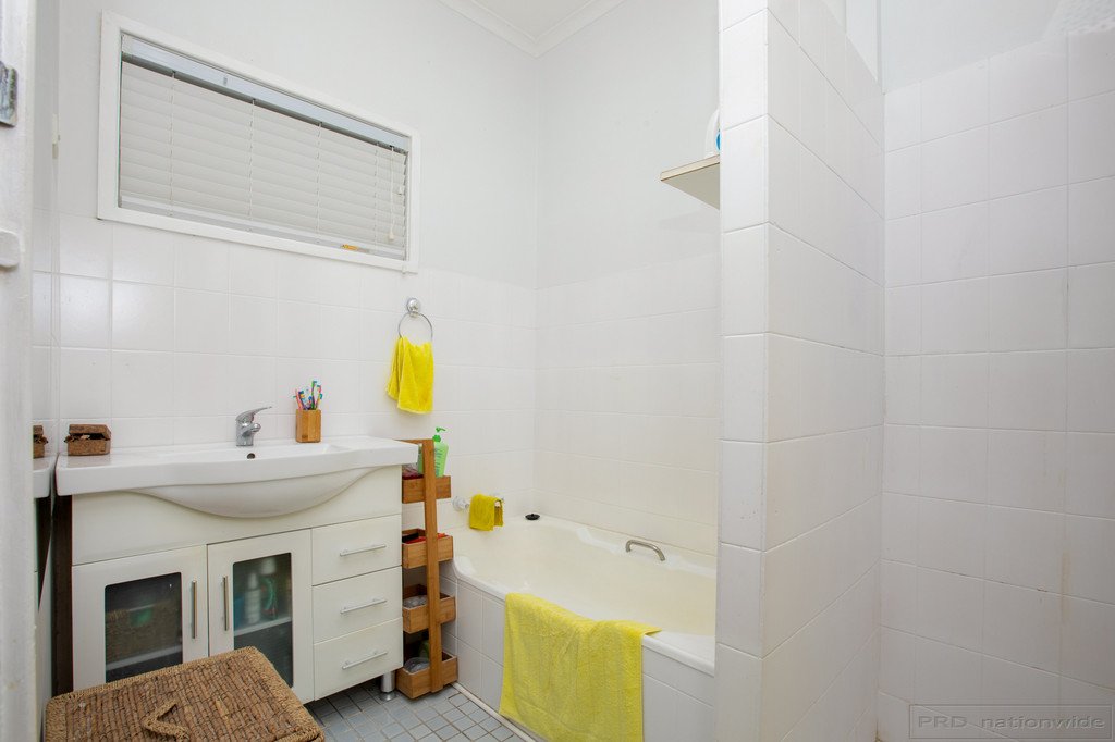 6 Raymond Terrace Road EAST MAITLAND 12