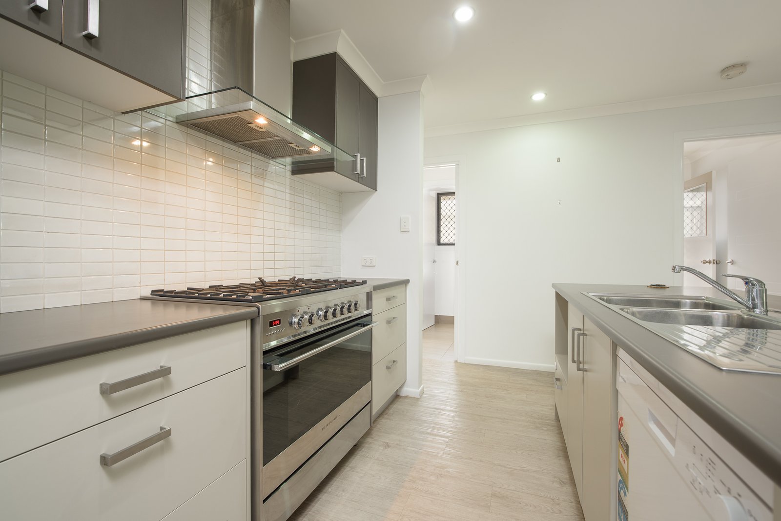 6 Redgum Drive KIRKWOOD 4