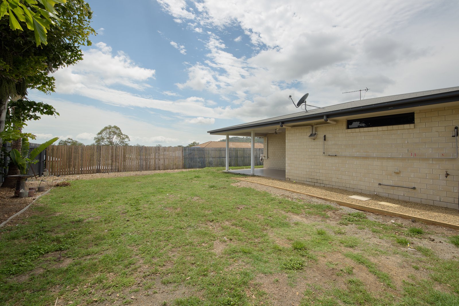 6 Redgum Drive KIRKWOOD 16