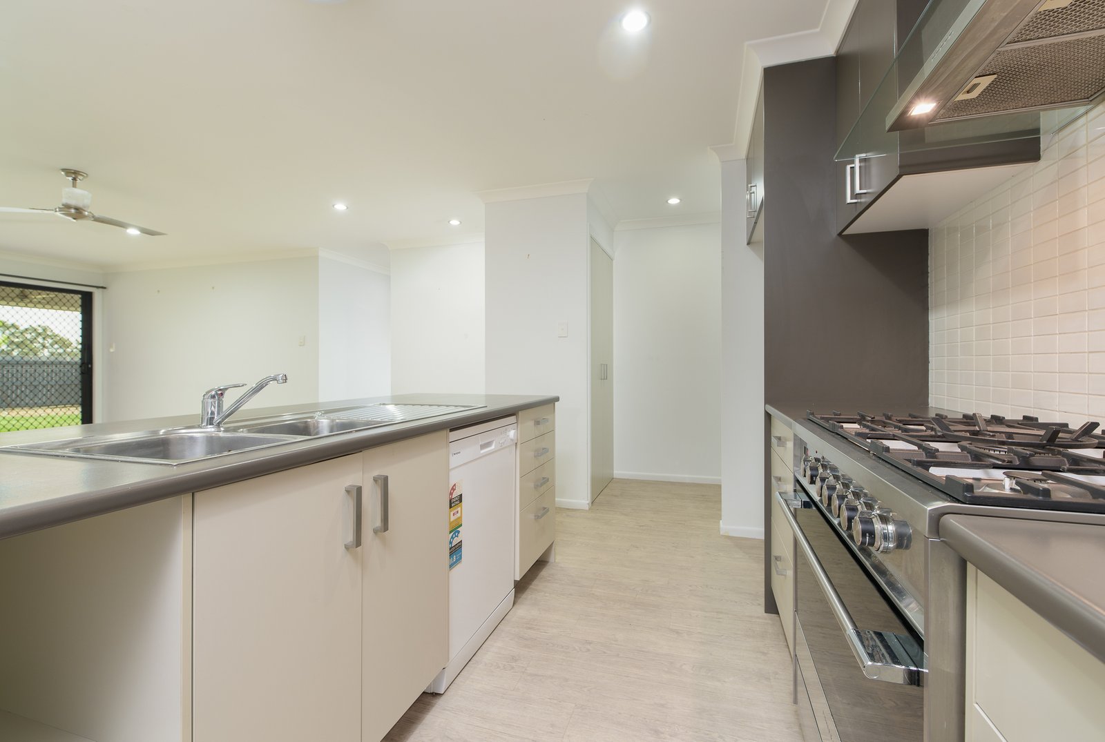 6 Redgum Drive KIRKWOOD 3