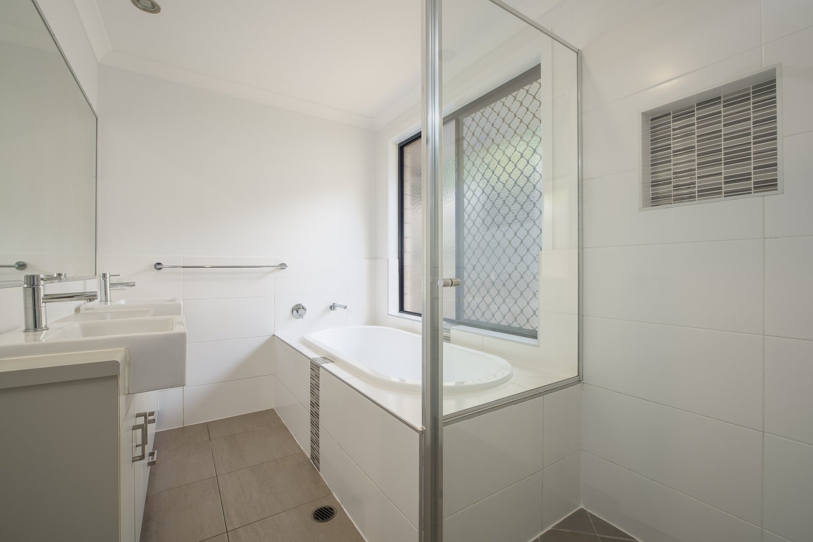 6 Redgum Drive KIRKWOOD 12