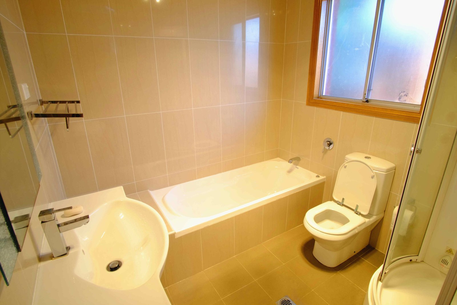 6 Redgum Drive LUGARNO 5