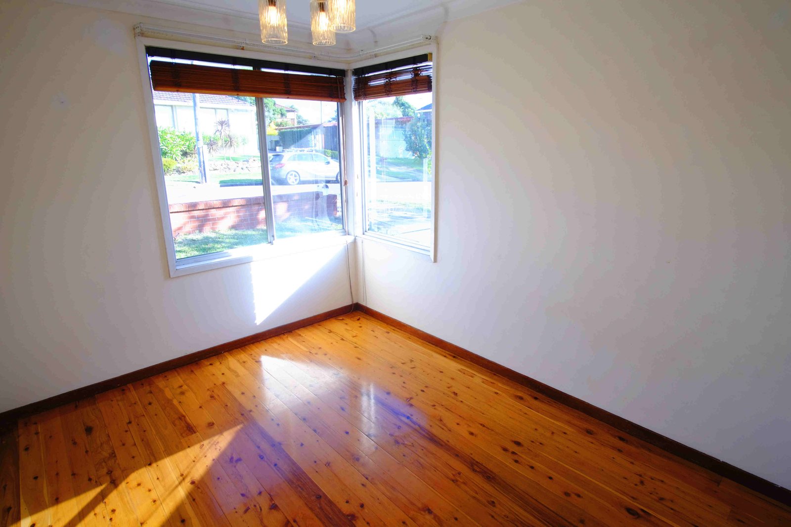 6 Redgum Drive LUGARNO 9