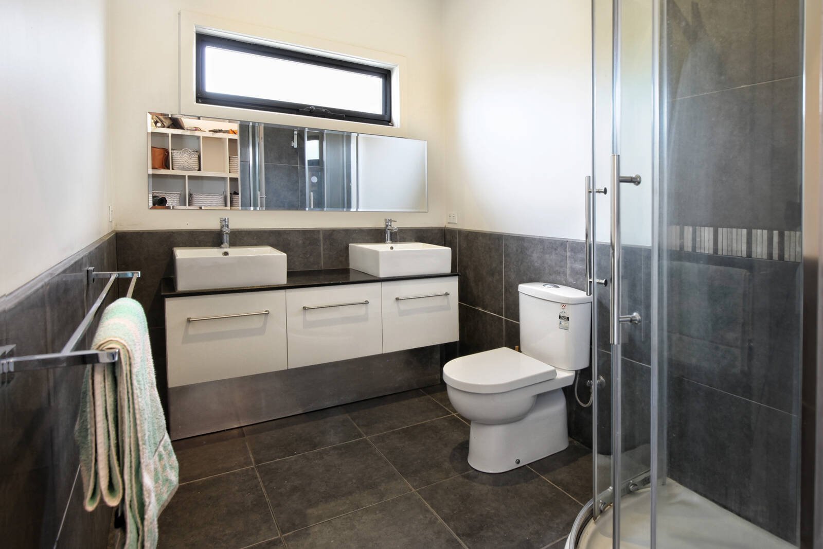 Real Estate and Property in 6 Reidwell Drive, Woodend, VIC