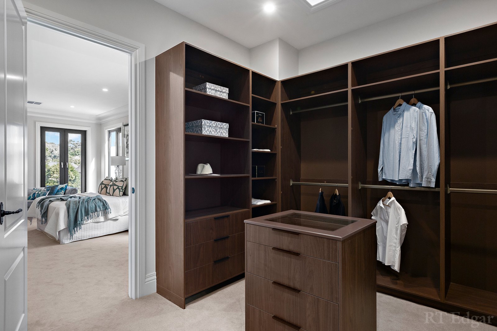 Real Estate and Property in 6 Renown Street, Balwyn North, VIC