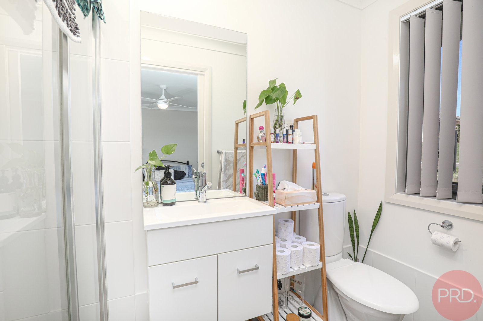 6 Reo Street LARGS 11