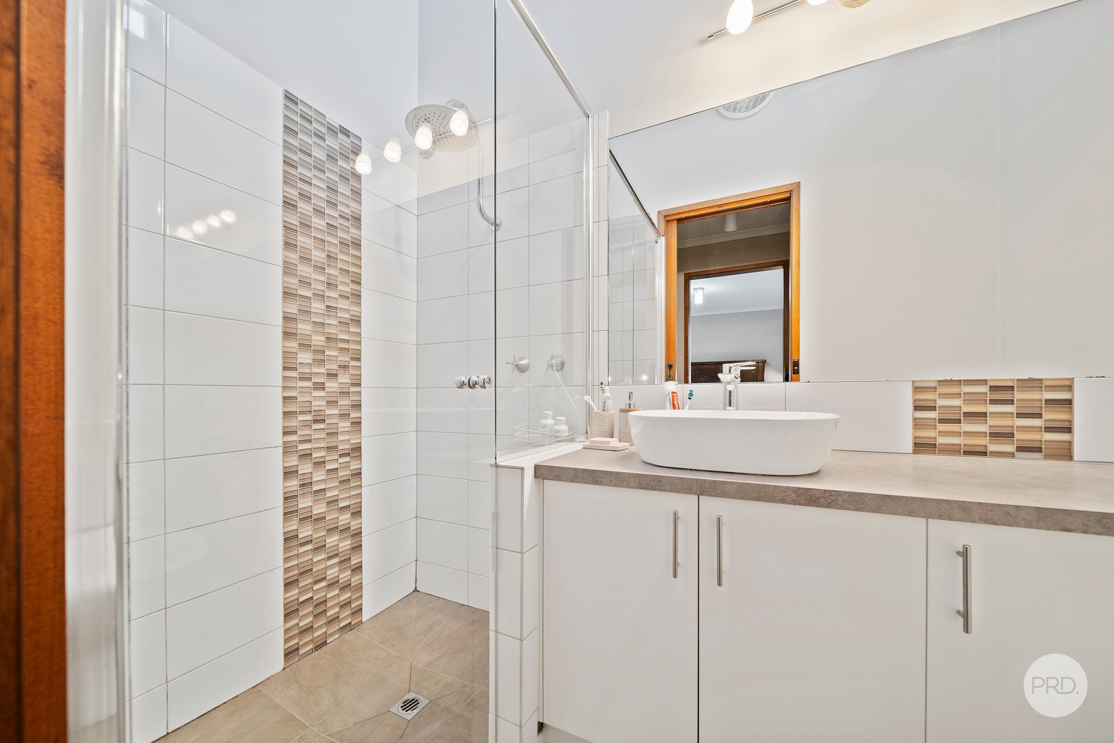 6 Richard Drive KANGAROO FLAT 8