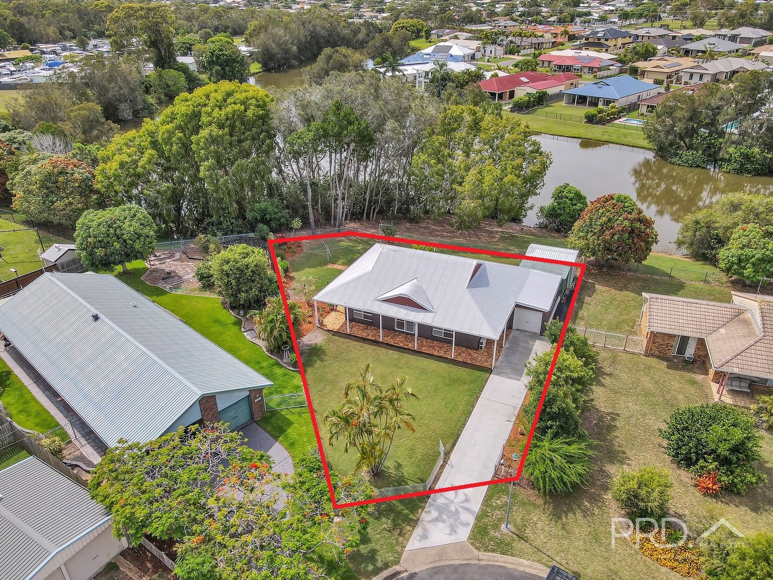 6 Robb Court URANGAN 2