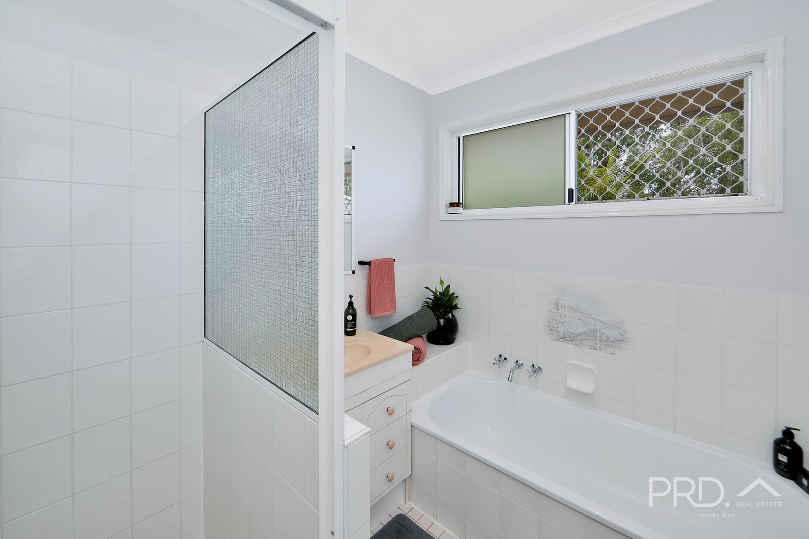6 Robb Court URANGAN 20
