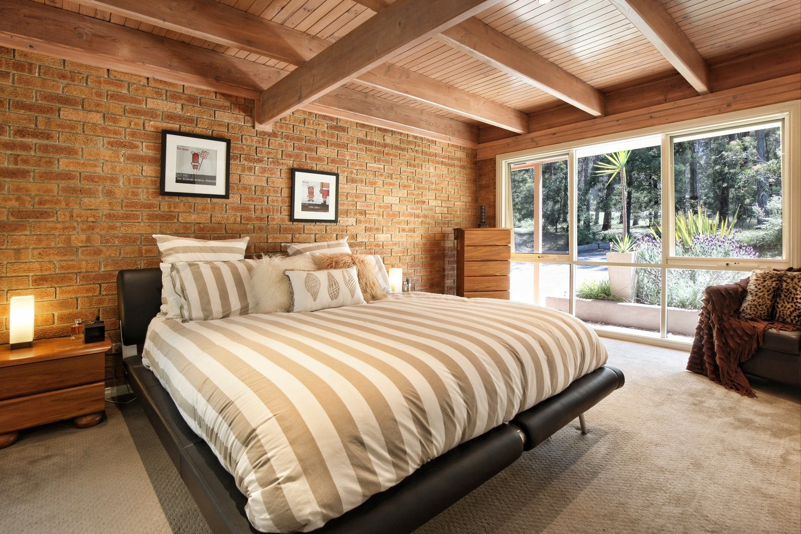 Real Estate and Property in 6 Robert Road, Woodend, VIC