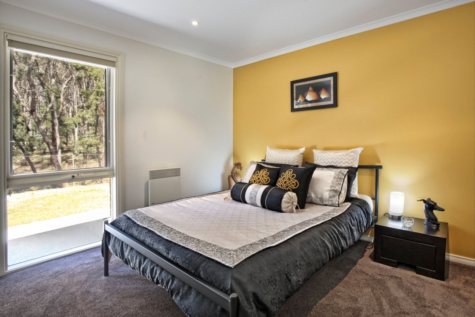 Real Estate and Property in 6 Robert Road, Woodend, VIC