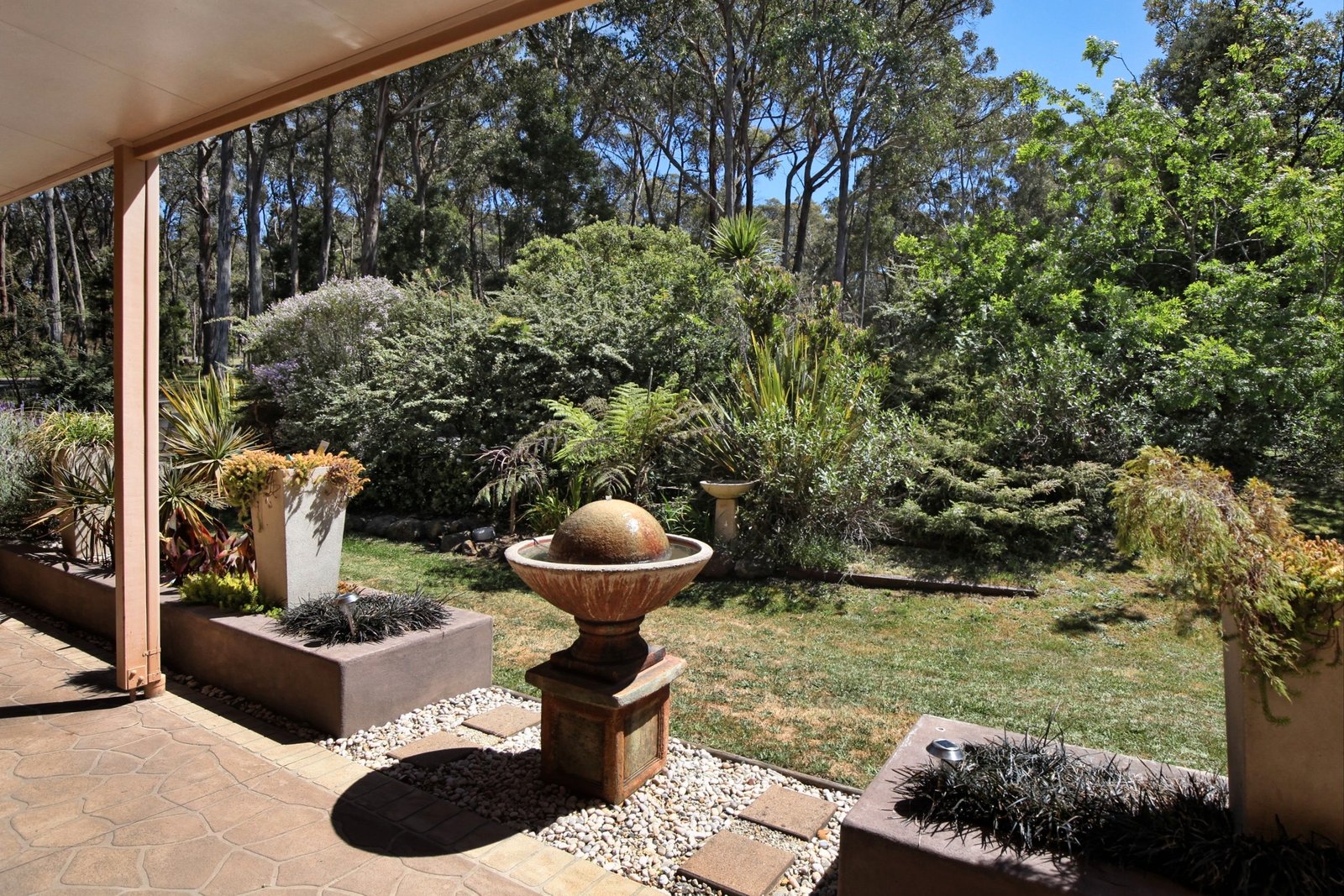 Real Estate and Property in 6 Robert Road, Woodend, VIC