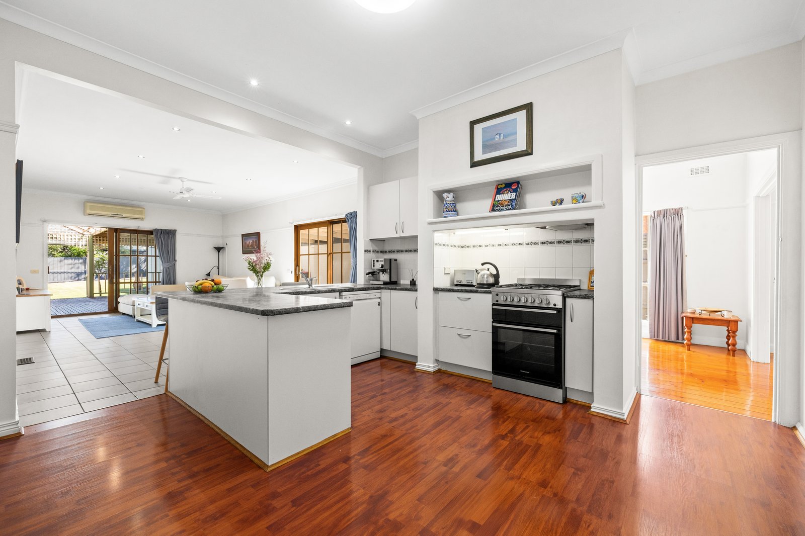 Gallery: 6 Robert Street