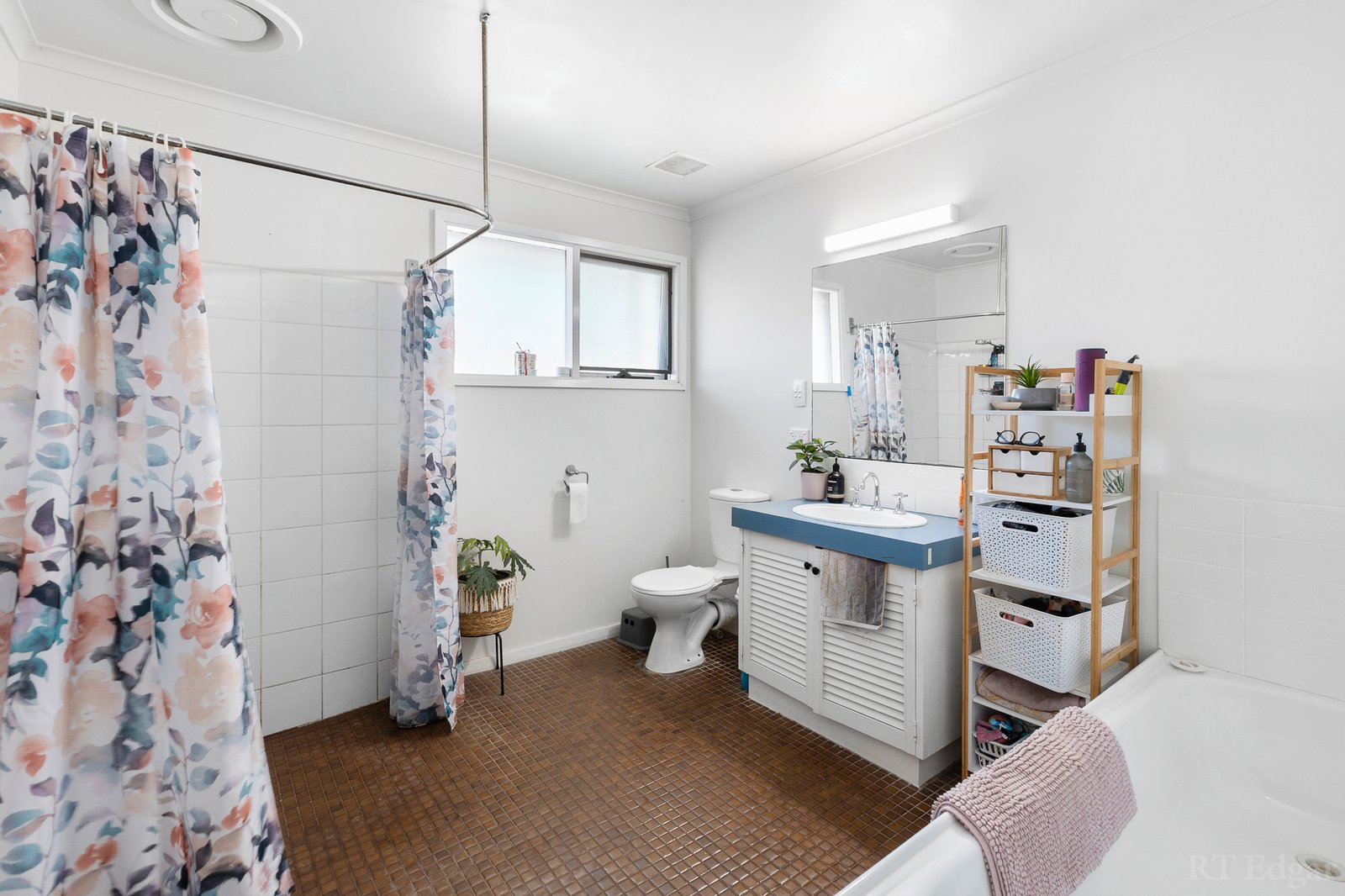 Real Estate and Property in 6 Robertson Court, Point Lonsdale, VIC