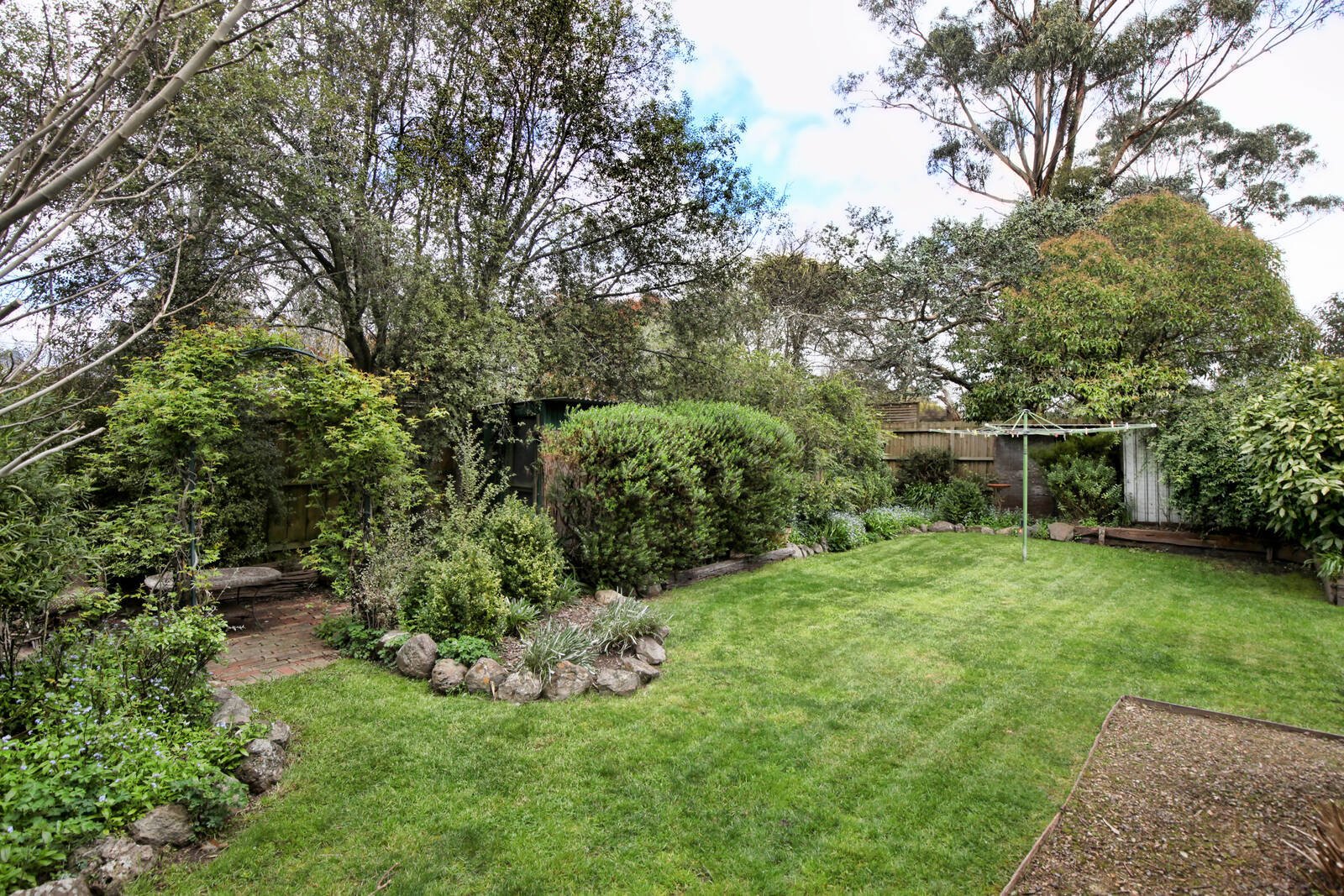 Real Estate and Property in 6 Rodney Drive, Woodend, VIC