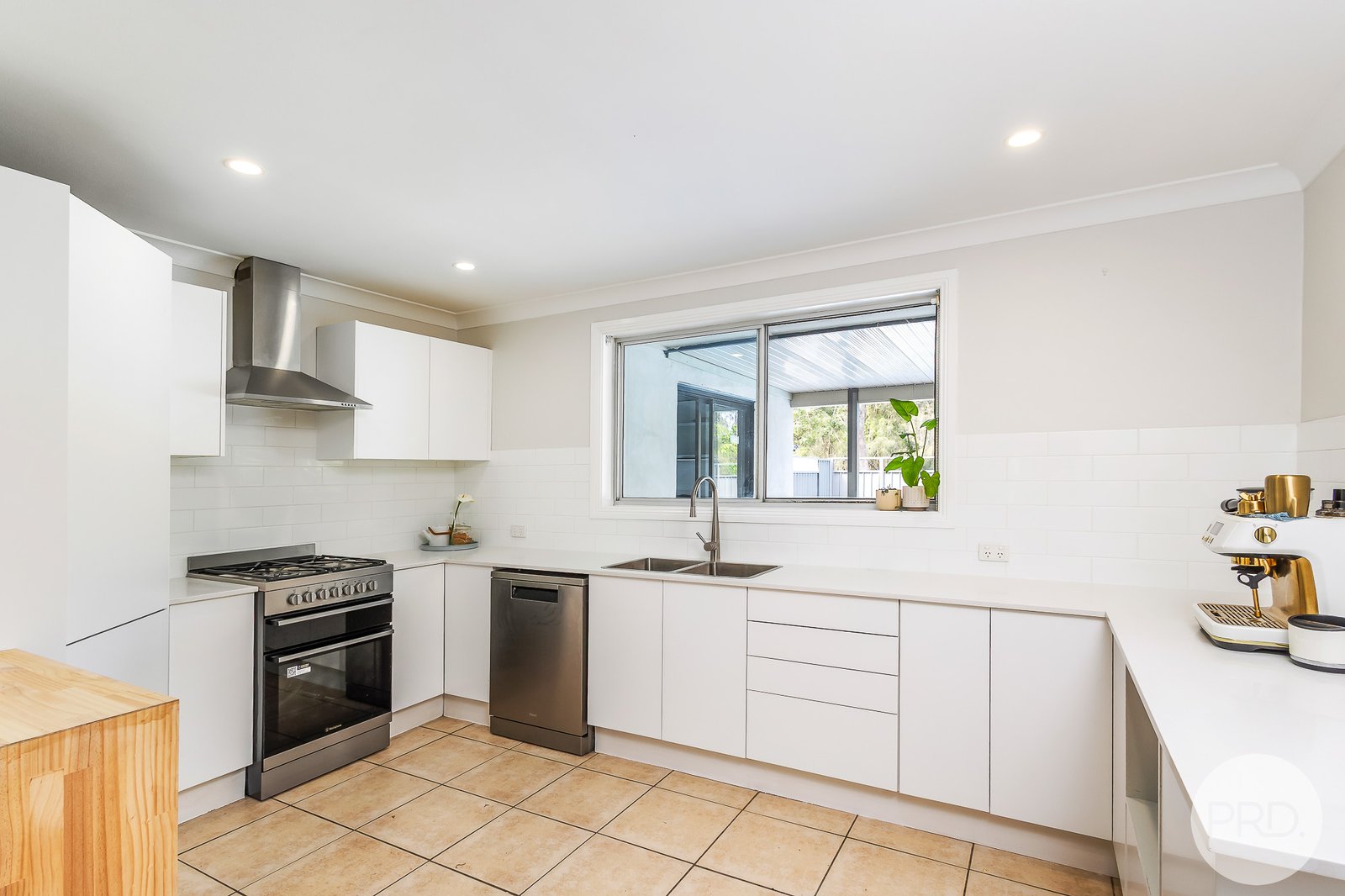6 Rookes Road SALT ASH 5
