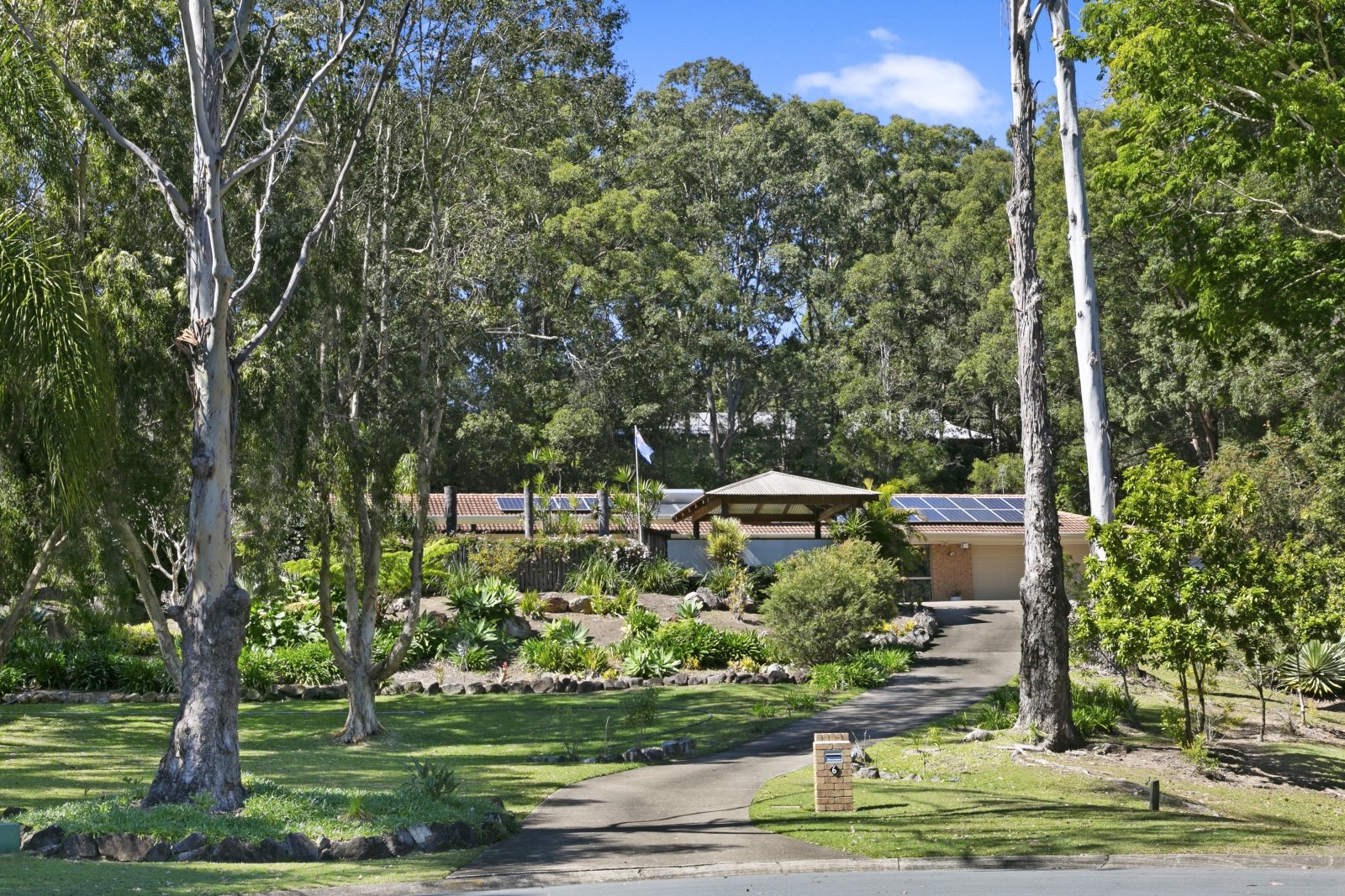 6 Rosebank Court TALLEBUDGERA 1