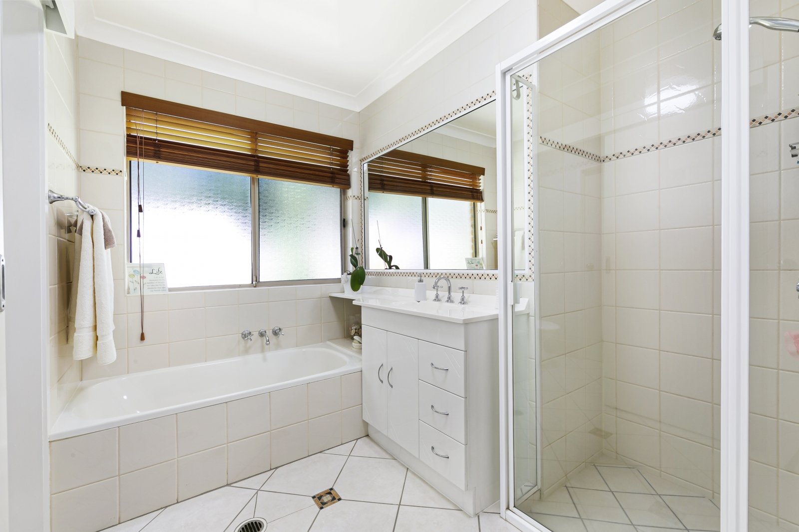 6 Rosebank Court TALLEBUDGERA 23