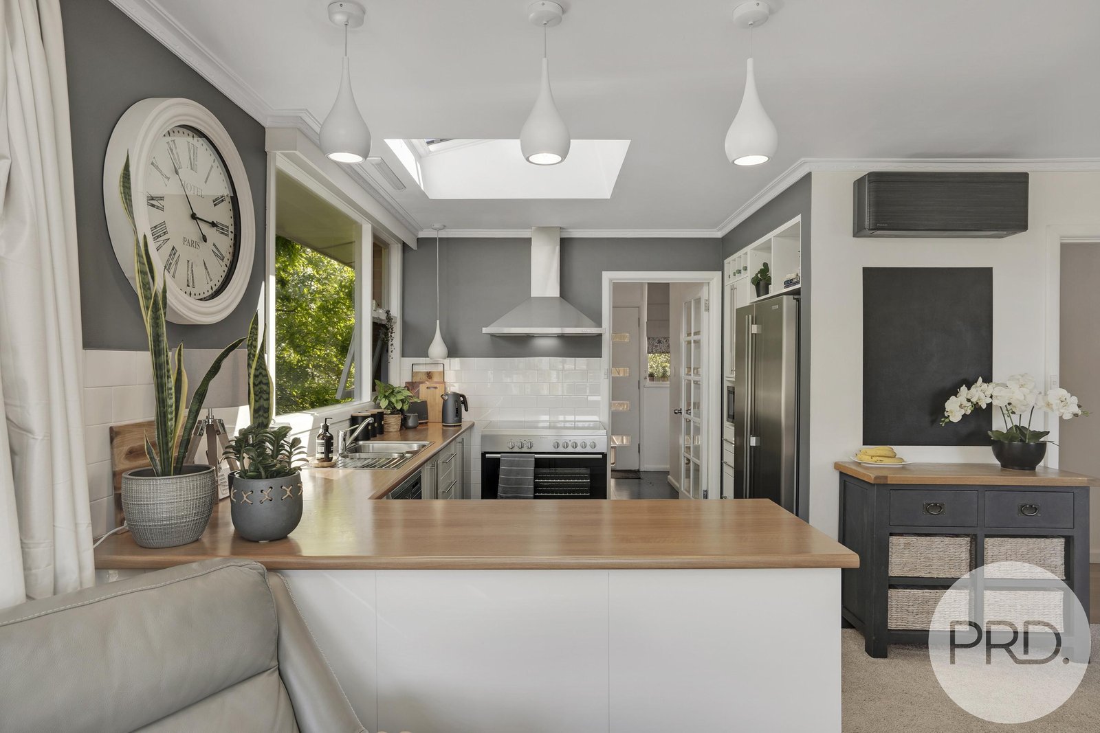 6 Roseneath Place AUSTINS FERRY 6