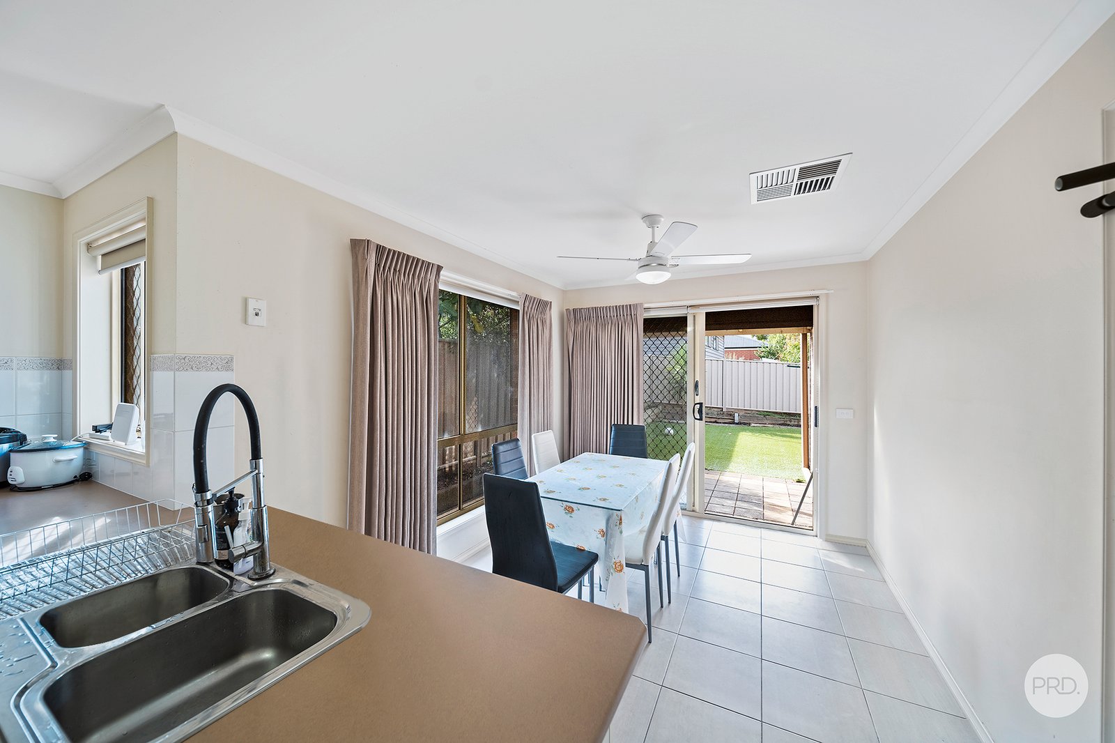 6 Rosewood Mews GOLDEN SQUARE 2