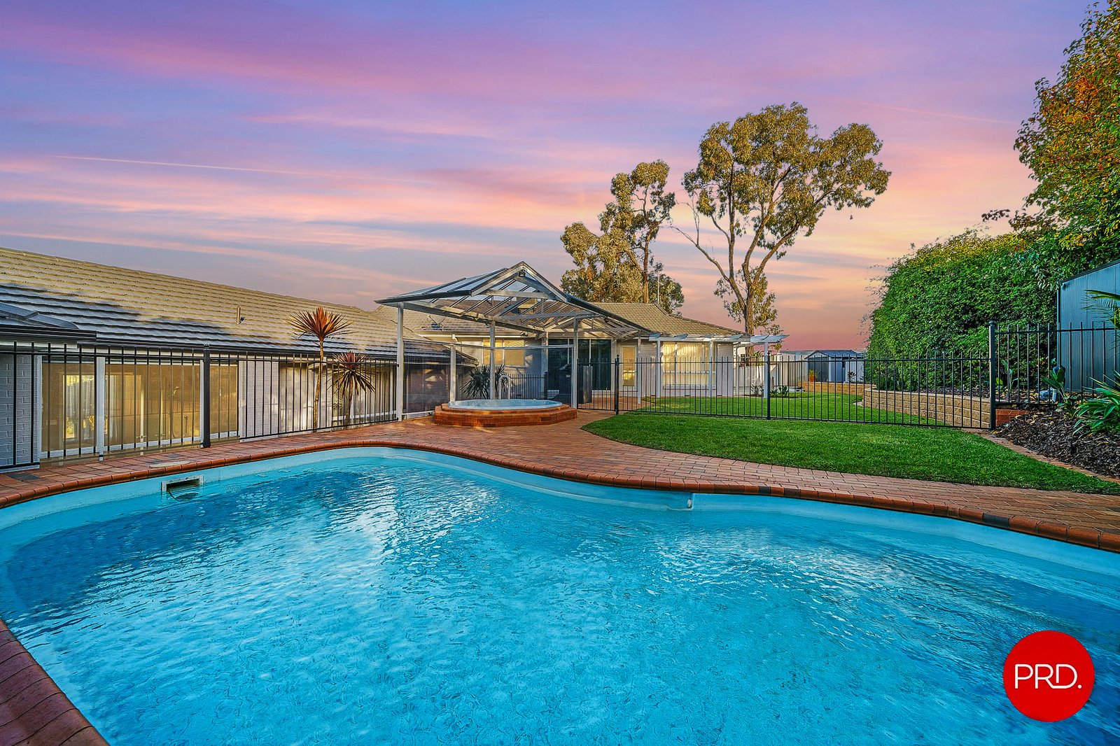 6 Roslyn Court KENNINGTON 3