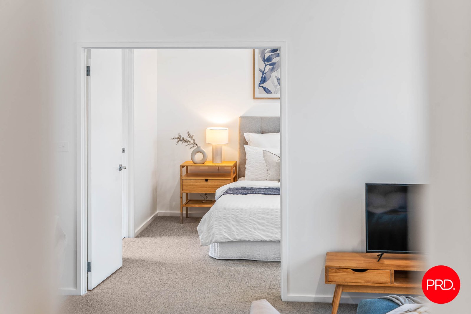 6 Roslyn Court KENNINGTON 11