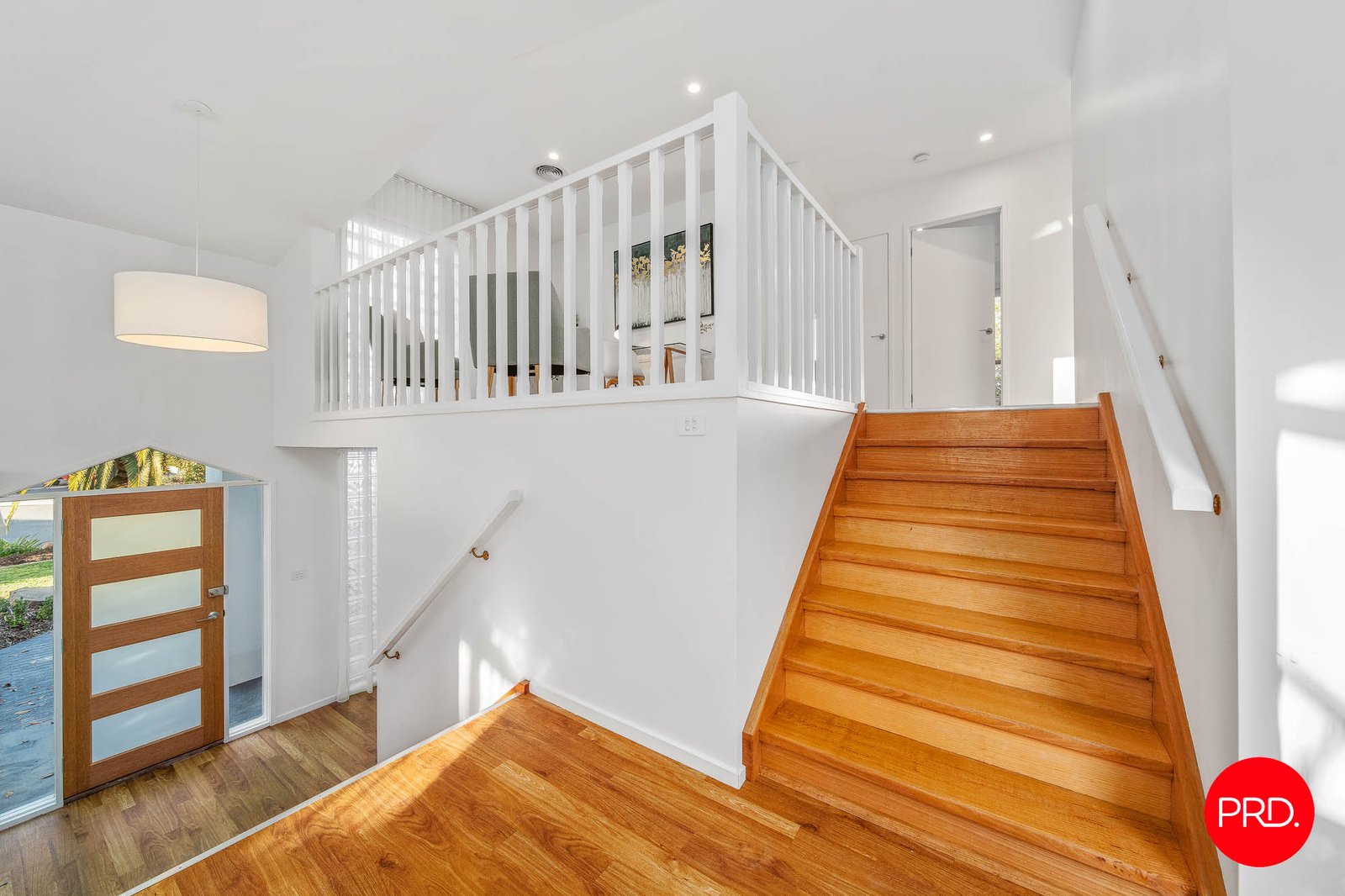 6 Roslyn Court KENNINGTON 17