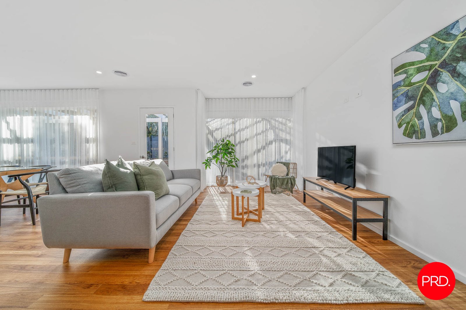 6 Roslyn Court KENNINGTON 21