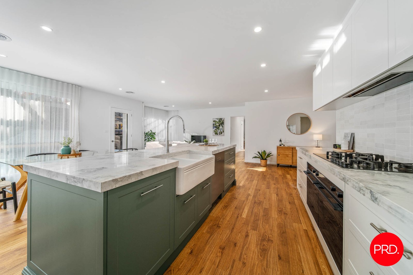 6 Roslyn Court KENNINGTON 24