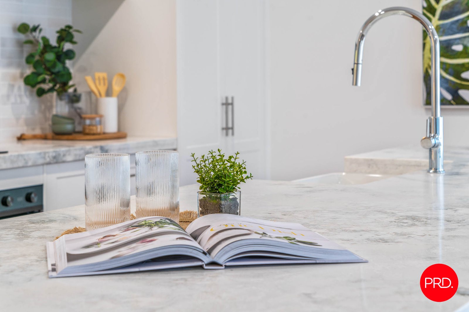 6 Roslyn Court KENNINGTON 25