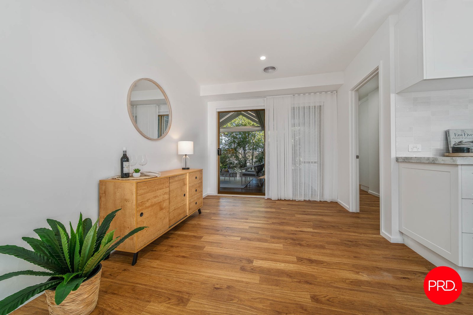 6 Roslyn Court KENNINGTON 30
