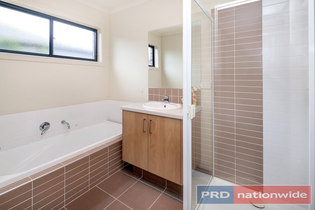 6 Sackville Street MINERS REST 12