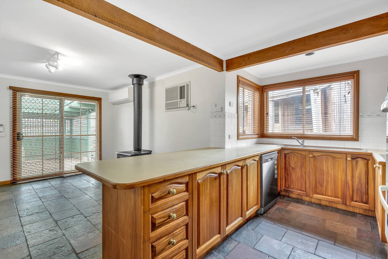 Real Estate and Property in 6 Scenic Court, Gisborne, VIC