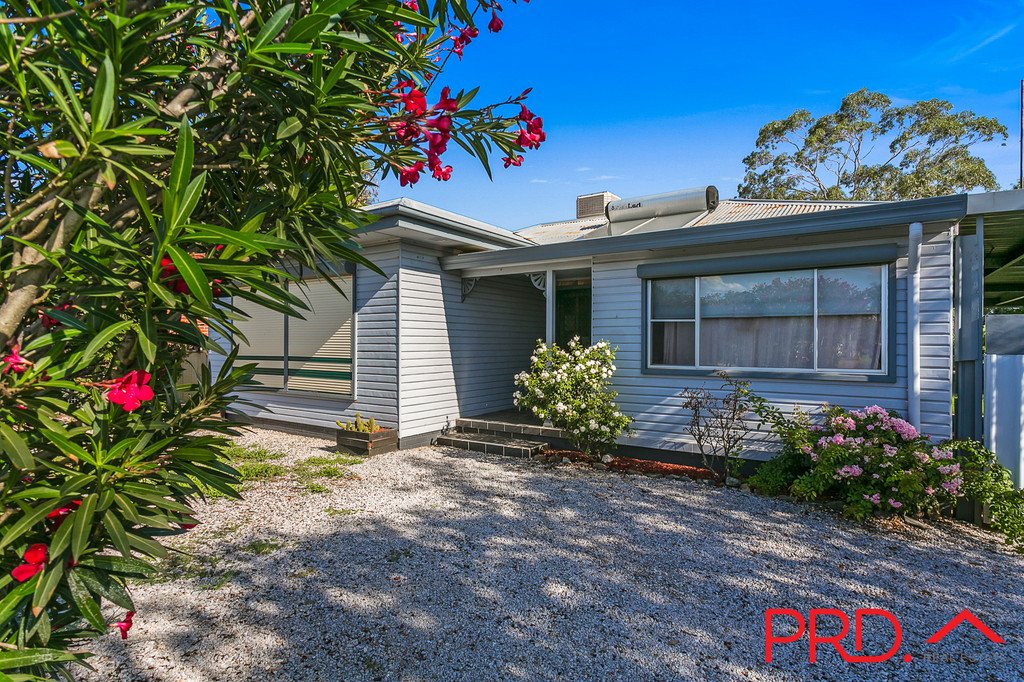 6 Scott Road TAMWORTH 1