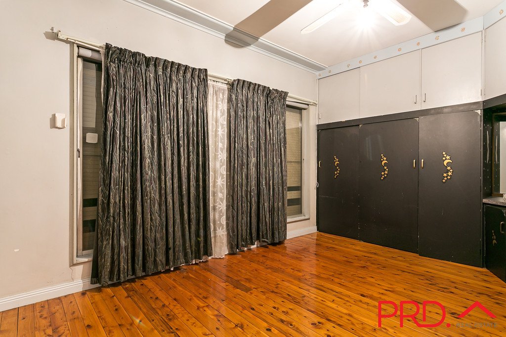 6 Scott Road TAMWORTH 9