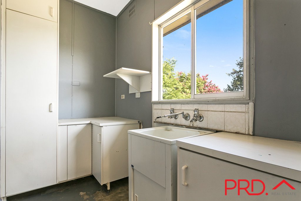 6 Scott Road TAMWORTH 13