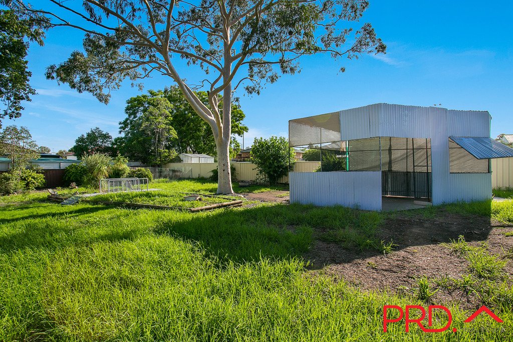 6 Scott Road TAMWORTH 18