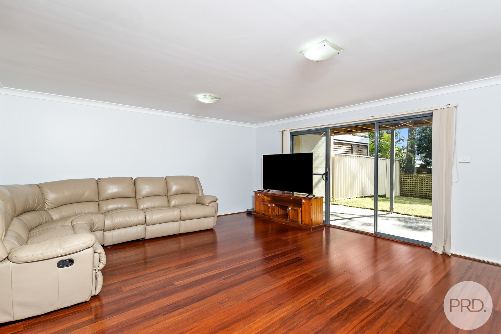 6 Seagrass Circuit CORLETTE 8