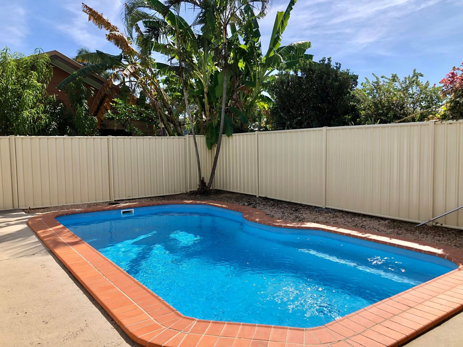 6 SEAL Street BOYNE ISLAND 2