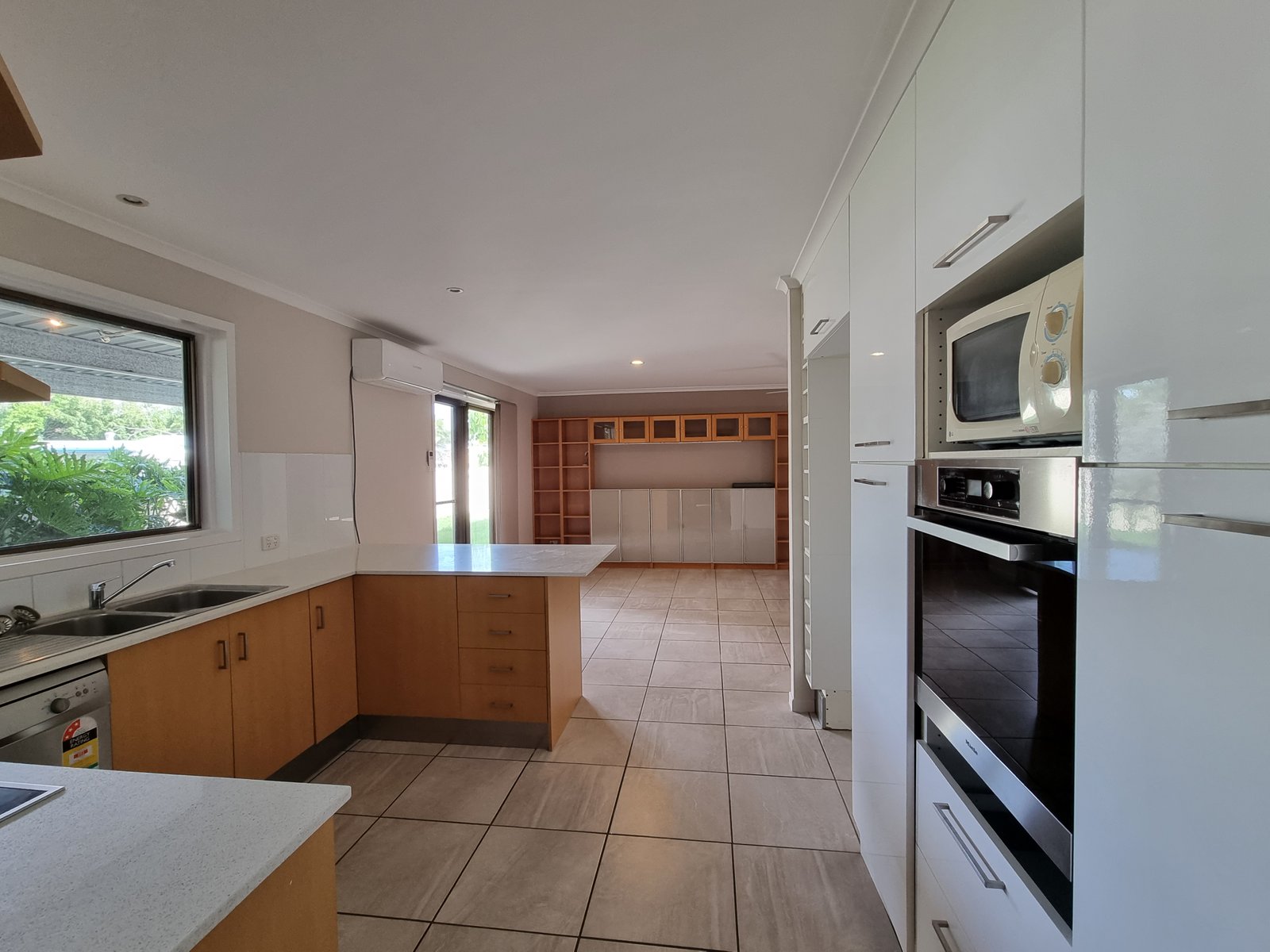 6 SEAL Street BOYNE ISLAND 3