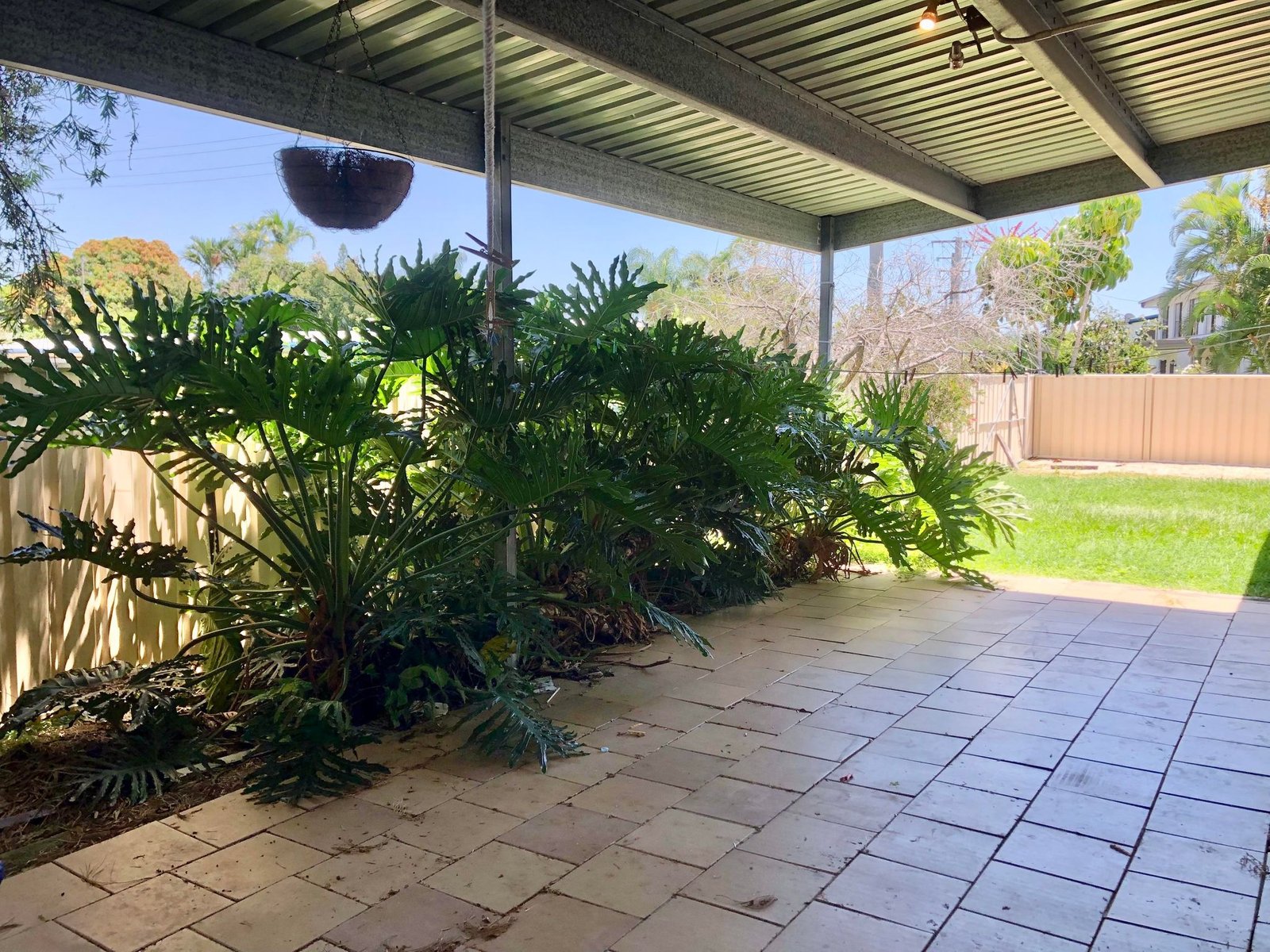 6 SEAL Street BOYNE ISLAND 17