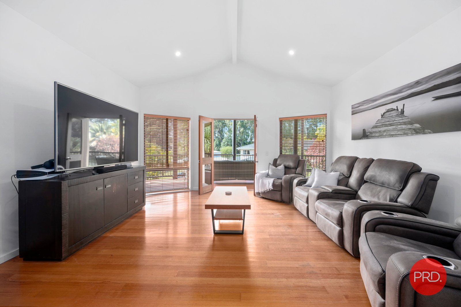 6 Seaside Close KORORA 3