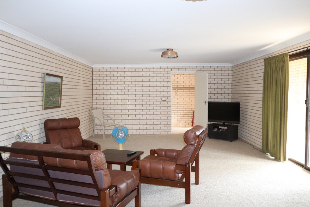 6 Selwyn Street TUMBARUMBA 3