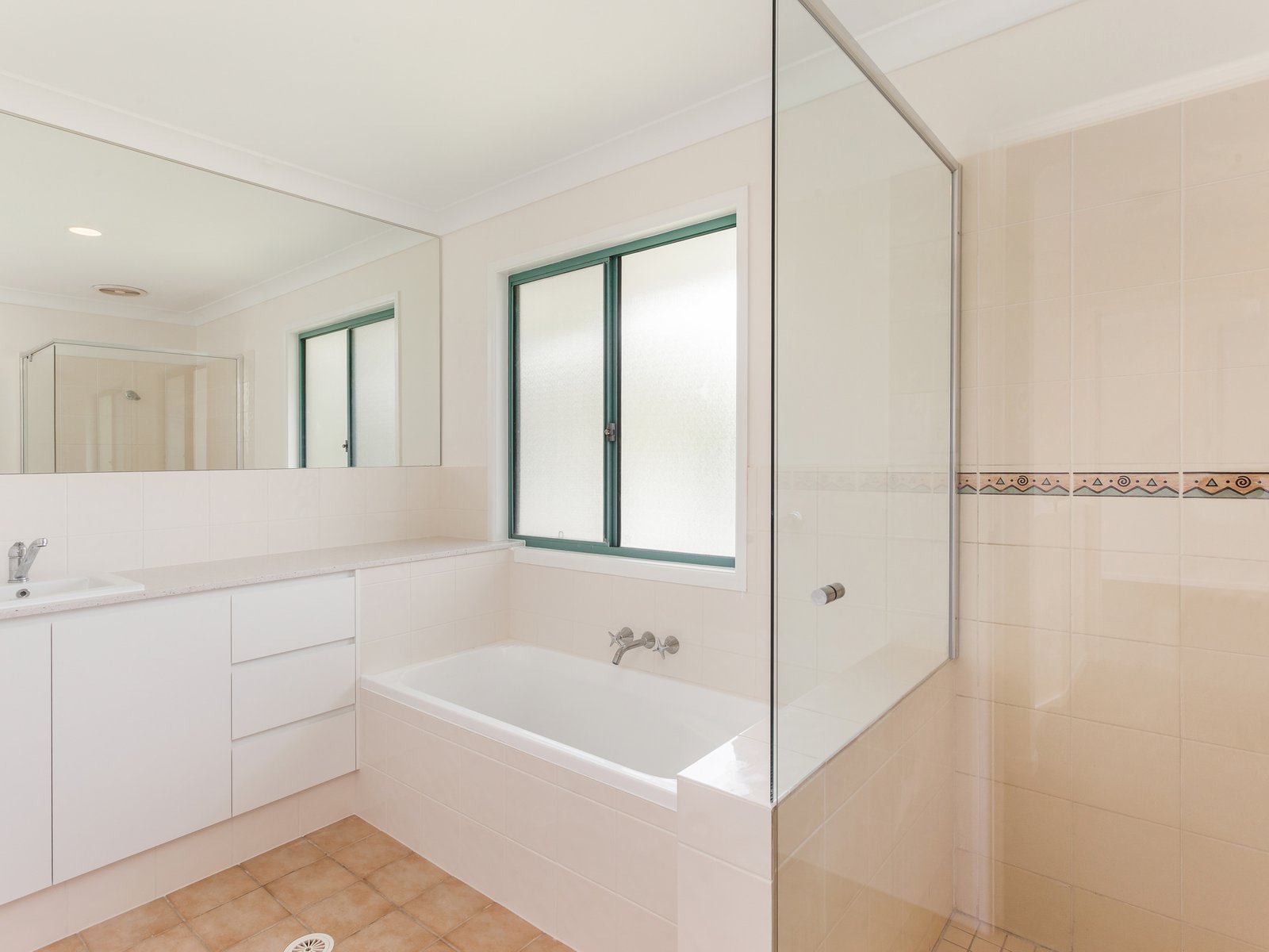 6 Seville Circuit BURLEIGH WATERS 9