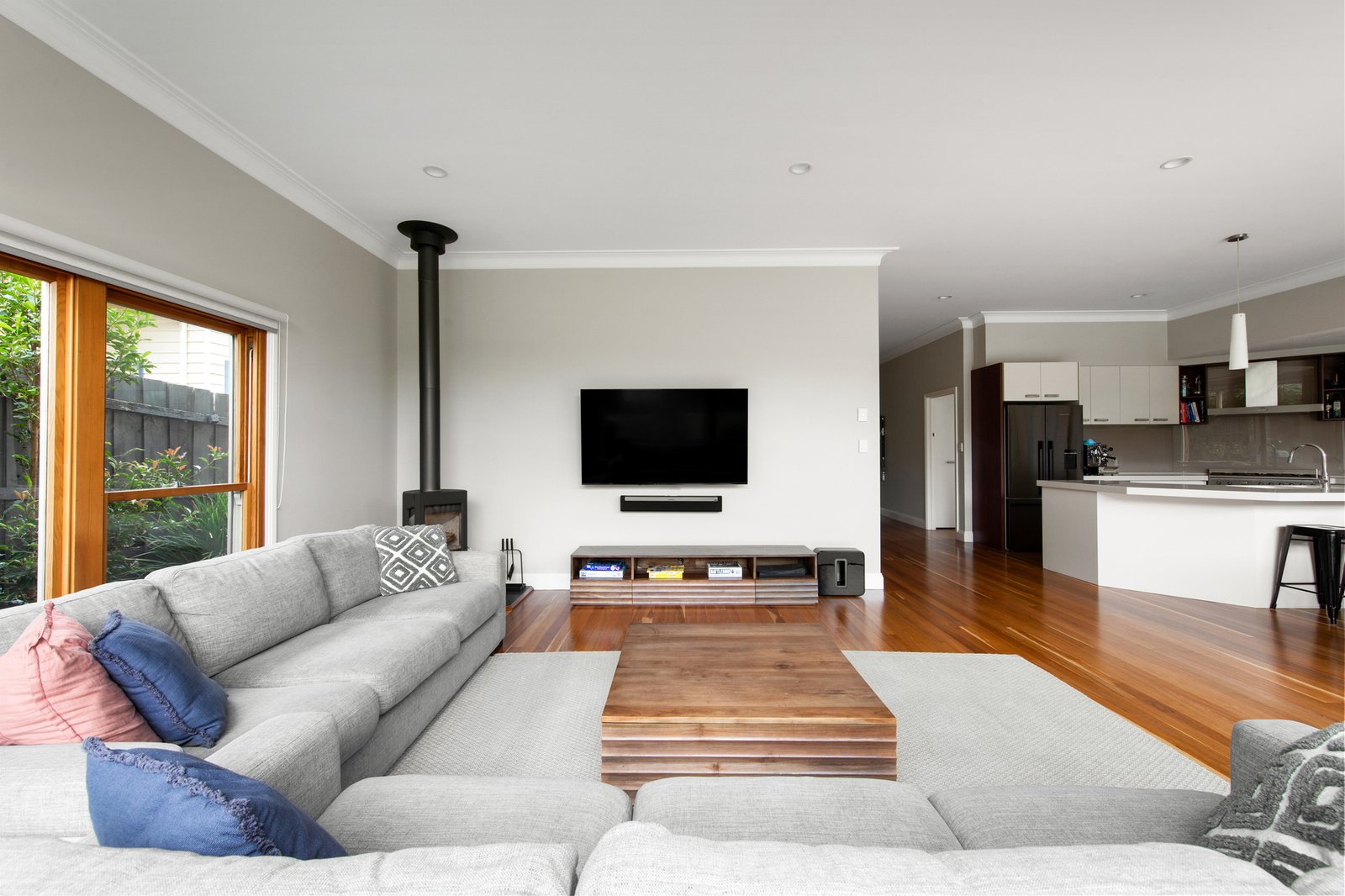 Real Estate and Property in 6 Shakespeare Avenue, Preston, VIC